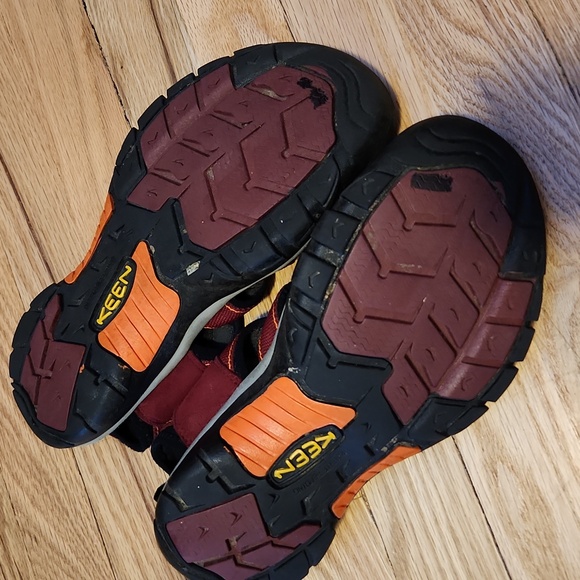Keen Outdoor Hiking Waterproof Sandals Adjustable Lace Size 10 Maroon Burgundy - Picture 5 of 12